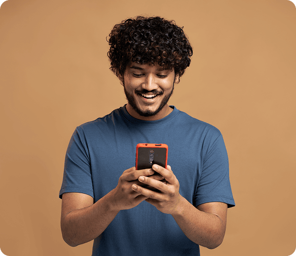 attractive-girl-fashionable-outfit-creats-influence-content-shows-peace-sign-smartphone-front-camera-poses-selfie-smiles-gladfully-poses-urban-place-spends-vacation-big-city